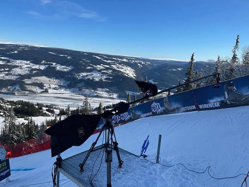 Polecam 鱼竿摇臂精准捕捉滑雪赛事高光镜头